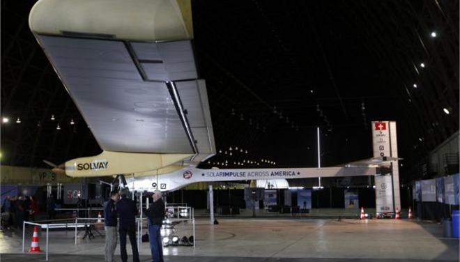 Η συναρμολόγηση του Solar Impulse έχει ολοκληρωθεί στην Καλιφόρνια και αναμένονται οι πρώτες δοκιμαστικές πτήσεις του Solar Impulse