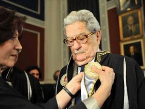 Κώστας Αξελός